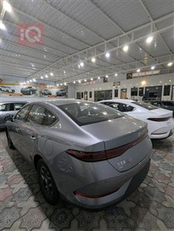 بی وای دی Qin Plus